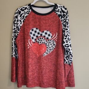 SHEIN Red and Black Heart Print Top
